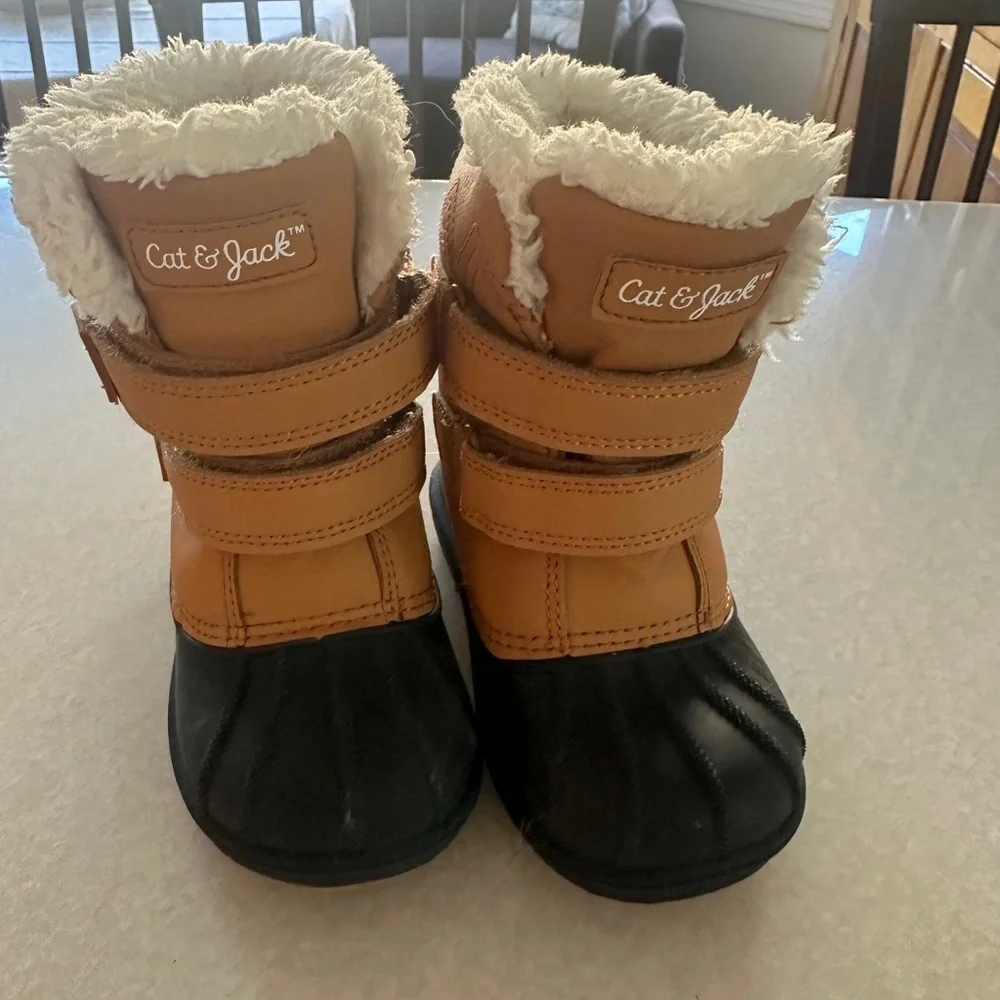 Target Cat & Jack Tan and Black Kids Snow Boots